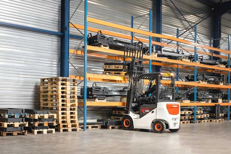 bobcat-b20nsc-xe-nang-dien-2-tan-3
