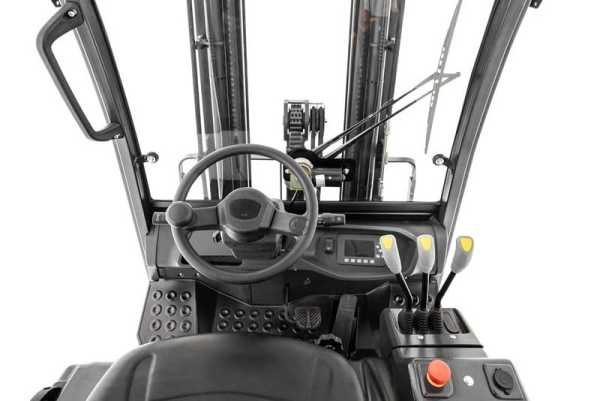 bobcat-b20nsc-xe-nang-dien-2-tan-4-1