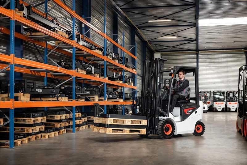 bobcat-b20nsc-xe-nang-dien-2-tan-5