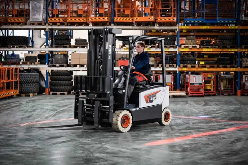 bobcat-b20x-7-plus-xe-nang-dien-2-tan-6