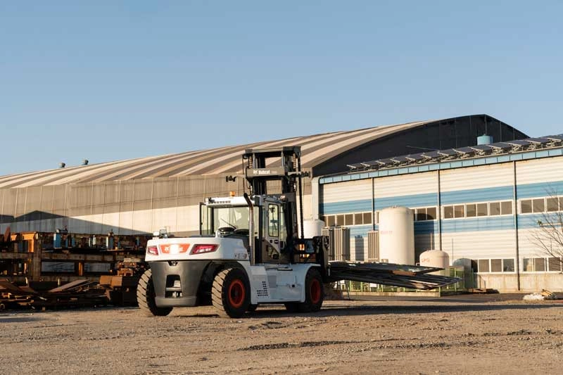 bobcat-dv180s-7-xe-nang-dau-18-tan-10