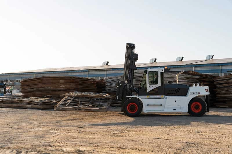 bobcat-dv180s-7-xe-nang-dau-18-tan-12