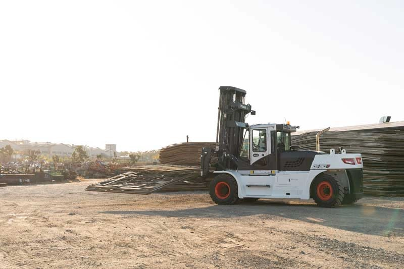 bobcat-dv180s-7-xe-nang-dau-18-tan-13