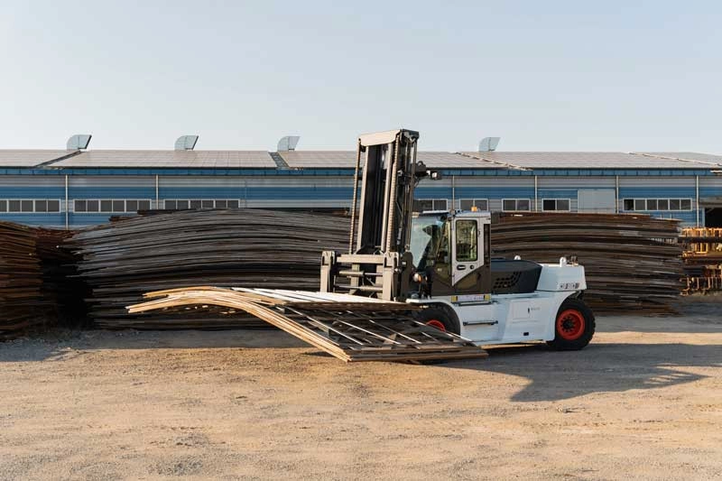 bobcat-dv180s-7-xe-nang-dau-18-tan-14