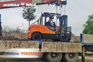 202503-ban-giao-xe-nang-dau-5-tan-doosan-ninh-binh-1