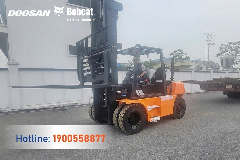 202503-ban-giao-xe-nang-dau-7-tan-doosan-ninh-binh-2