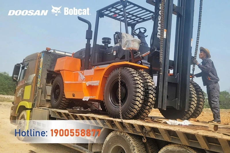 202503-ban-giao-xe-nang-doosan-10-tan-ha-tinh-02