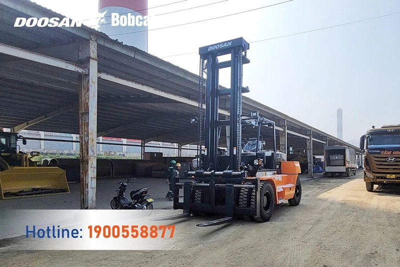 202503-ban-giao-xe-nang-doosan-10-tan-ha-tinh-03