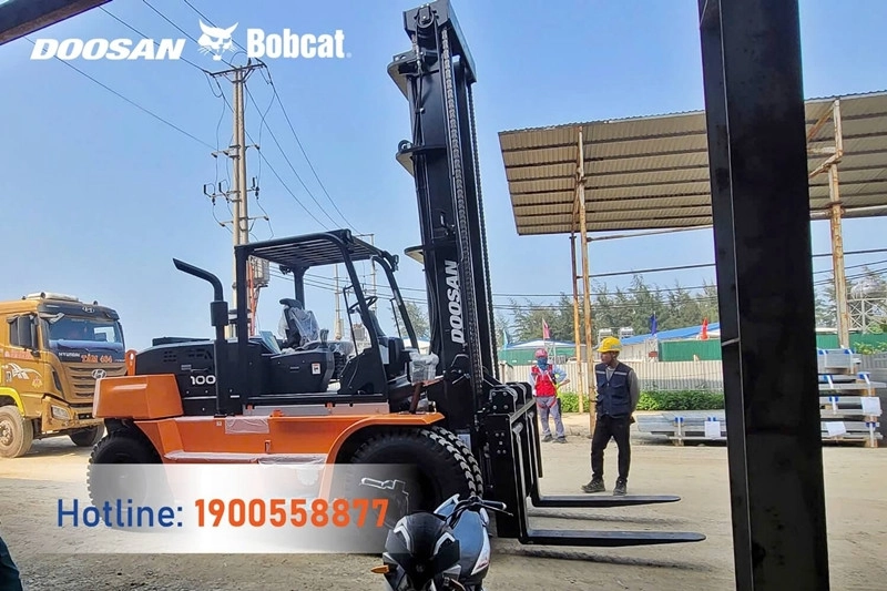 202503-ban-giao-xe-nang-doosan-10-tan-ha-tinh-05