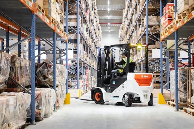 202503-xe-nang-bobcat-trien-lam-logimat-2025-li-ion