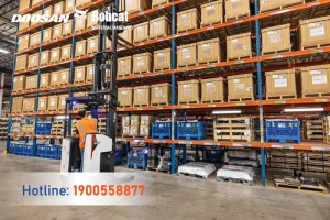 202506-xe-nang-dien-dung-lai-2-tan-reach-truck-bobcat-2