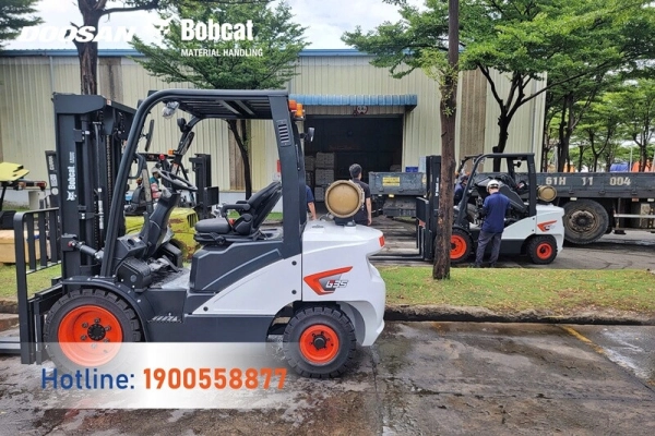 Bàn giao 2 xe nâng gas Bobcat G35NC-7 – Lựa chọn tối ưu thay thế xe nâng dầu truyền thống
